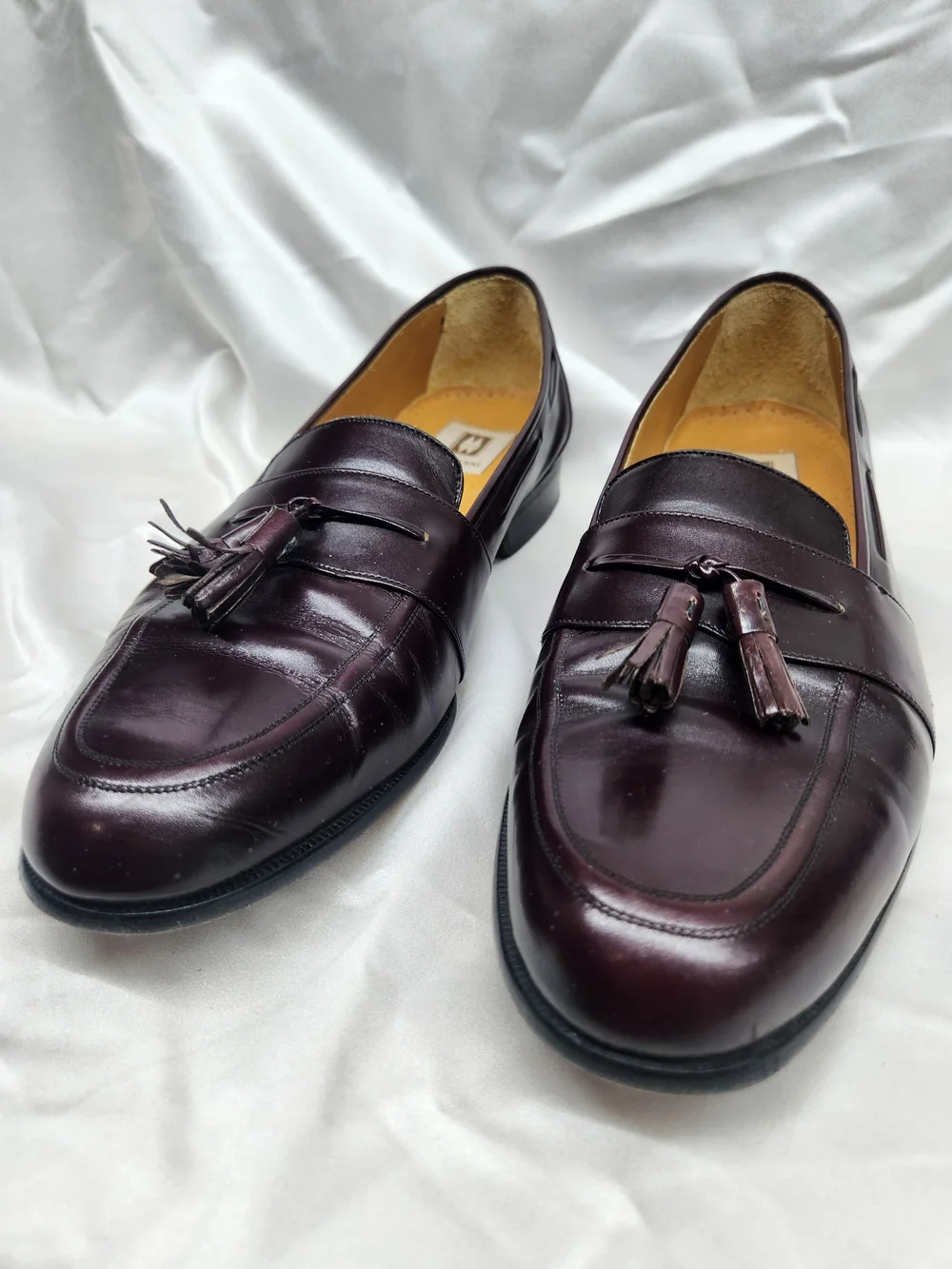 Magnanni polished leather